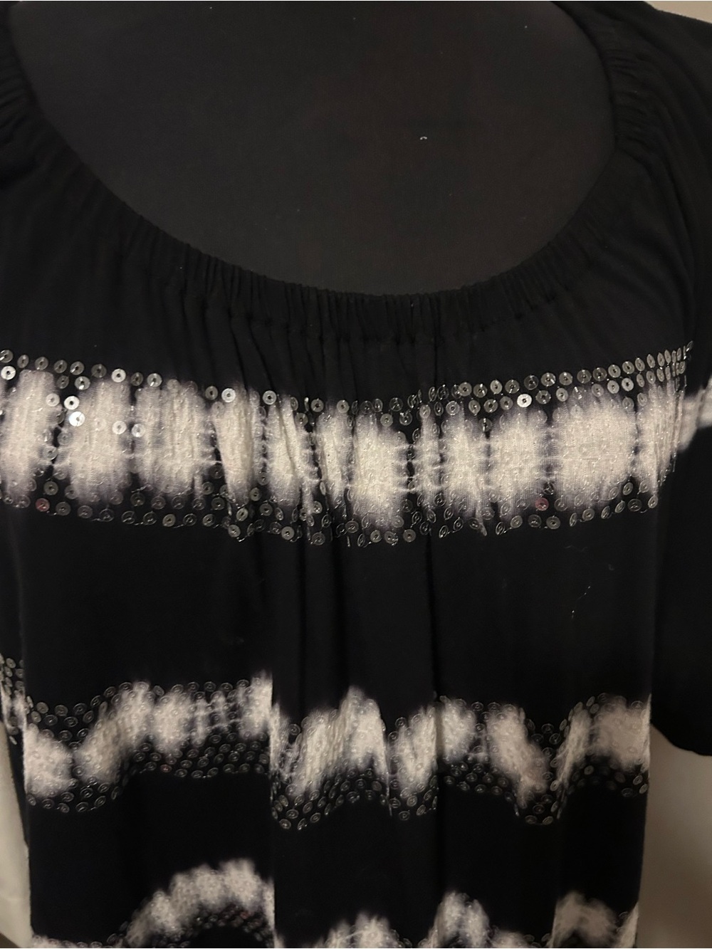 INC International Concepts Black and White Tie-Dye Scoop Neck Top - Picture 2 of 3